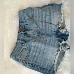 Refuge size 0 light blue, jean shorts, unfinished fringe leg